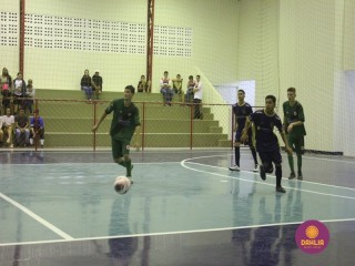 
<a style='margin-left: 5px;' class='btn btn-xs btn-social btn-facebook' href='https://www.facebook.com/sharer/sharer.php?u=https://www.boladovale.com.br/imgs/800-800-90/conteudo/fotos/1473/img8417.jpg' rel='popup' data-width='500' data-height='400'><i class='fa fa-facebook'></i>Compartilhar <span class='hidden-xs'>no Facebook</span>
</a> 
<a class='btn btn-default btn-xs' target='_blank' href='imgs/800-800-90/conteudo/fotos/1473/img8417.jpg'>
<span class='glyphicon glyphicon-cloud-download'></span> Salvar
</a> 
<span></span>