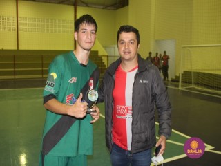 
<a style='margin-left: 5px;' class='btn btn-xs btn-social btn-facebook' href='https://www.facebook.com/sharer/sharer.php?u=https://www.boladovale.com.br/imgs/800-800-90/conteudo/fotos/1473/img8419.jpg' rel='popup' data-width='500' data-height='400'><i class='fa fa-facebook'></i>Compartilhar <span class='hidden-xs'>no Facebook</span>
</a> 
<a class='btn btn-default btn-xs' target='_blank' href='imgs/800-800-90/conteudo/fotos/1473/img8419.jpg'>
<span class='glyphicon glyphicon-cloud-download'></span> Salvar
</a> 
<span></span>