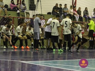 
<a style='margin-left: 5px;' class='btn btn-xs btn-social btn-facebook' href='https://www.facebook.com/sharer/sharer.php?u=https://www.boladovale.com.br/imgs/800-800-90/conteudo/fotos/1474/img2097.jpg' rel='popup' data-width='500' data-height='400'><i class='fa fa-facebook'></i>Compartilhar <span class='hidden-xs'>no Facebook</span>
</a> 
<a class='btn btn-default btn-xs' target='_blank' href='imgs/800-800-90/conteudo/fotos/1474/img2097.jpg'>
<span class='glyphicon glyphicon-cloud-download'></span> Salvar
</a> 
<span></span>