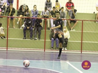 
<a style='margin-left: 5px;' class='btn btn-xs btn-social btn-facebook' href='https://www.facebook.com/sharer/sharer.php?u=https://www.boladovale.com.br/imgs/800-800-90/conteudo/fotos/1475/img2147.jpg' rel='popup' data-width='500' data-height='400'><i class='fa fa-facebook'></i>Compartilhar <span class='hidden-xs'>no Facebook</span>
</a> 
<a class='btn btn-default btn-xs' target='_blank' href='imgs/800-800-90/conteudo/fotos/1475/img2147.jpg'>
<span class='glyphicon glyphicon-cloud-download'></span> Salvar
</a> 
<span></span>