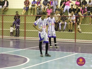 
<a style='margin-left: 5px;' class='btn btn-xs btn-social btn-facebook' href='https://www.facebook.com/sharer/sharer.php?u=https://www.boladovale.com.br/imgs/800-800-90/conteudo/fotos/1475/img2151.jpg' rel='popup' data-width='500' data-height='400'><i class='fa fa-facebook'></i>Compartilhar <span class='hidden-xs'>no Facebook</span>
</a> 
<a class='btn btn-default btn-xs' target='_blank' href='imgs/800-800-90/conteudo/fotos/1475/img2151.jpg'>
<span class='glyphicon glyphicon-cloud-download'></span> Salvar
</a> 
<span></span>