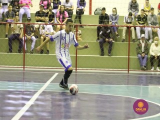 
<a style='margin-left: 5px;' class='btn btn-xs btn-social btn-facebook' href='https://www.facebook.com/sharer/sharer.php?u=https://www.boladovale.com.br/imgs/800-800-90/conteudo/fotos/1475/img2163.jpg' rel='popup' data-width='500' data-height='400'><i class='fa fa-facebook'></i>Compartilhar <span class='hidden-xs'>no Facebook</span>
</a> 
<a class='btn btn-default btn-xs' target='_blank' href='imgs/800-800-90/conteudo/fotos/1475/img2163.jpg'>
<span class='glyphicon glyphicon-cloud-download'></span> Salvar
</a> 
<span></span>
