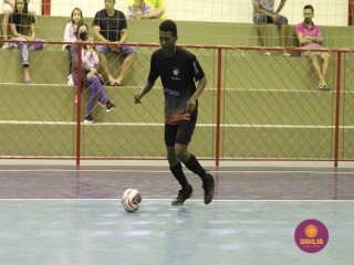 
<a style='margin-left: 5px;' class='btn btn-xs btn-social btn-facebook' href='https://www.facebook.com/sharer/sharer.php?u=https://www.boladovale.com.br/imgs/800-800-90/conteudo/fotos/1475/img2169.jpg' rel='popup' data-width='500' data-height='400'><i class='fa fa-facebook'></i>Compartilhar <span class='hidden-xs'>no Facebook</span>
</a> 
<a class='btn btn-default btn-xs' target='_blank' href='imgs/800-800-90/conteudo/fotos/1475/img2169.jpg'>
<span class='glyphicon glyphicon-cloud-download'></span> Salvar
</a> 
<span></span>