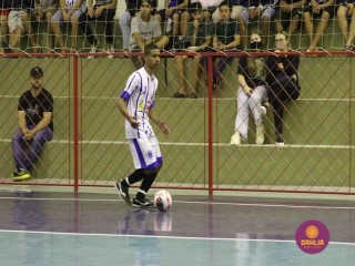 
<a style='margin-left: 5px;' class='btn btn-xs btn-social btn-facebook' href='https://www.facebook.com/sharer/sharer.php?u=https://www.boladovale.com.br/imgs/800-800-90/conteudo/fotos/1475/img2176.jpg' rel='popup' data-width='500' data-height='400'><i class='fa fa-facebook'></i>Compartilhar <span class='hidden-xs'>no Facebook</span>
</a> 
<a class='btn btn-default btn-xs' target='_blank' href='imgs/800-800-90/conteudo/fotos/1475/img2176.jpg'>
<span class='glyphicon glyphicon-cloud-download'></span> Salvar
</a> 
<span></span>