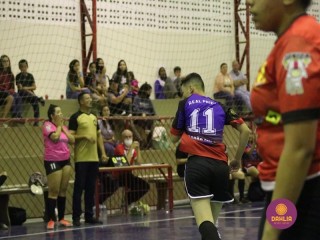 
<a style='margin-left: 5px;' class='btn btn-xs btn-social btn-facebook' href='https://www.facebook.com/sharer/sharer.php?u=https://www.boladovale.com.br/imgs/800-800-90/conteudo/fotos/1476/img2227.jpg' rel='popup' data-width='500' data-height='400'><i class='fa fa-facebook'></i>Compartilhar <span class='hidden-xs'>no Facebook</span>
</a> 
<a class='btn btn-default btn-xs' target='_blank' href='imgs/800-800-90/conteudo/fotos/1476/img2227.jpg'>
<span class='glyphicon glyphicon-cloud-download'></span> Salvar
</a> 
<span></span>
