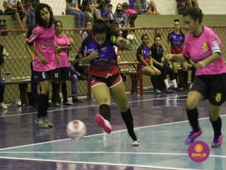 
<a style='margin-left: 5px;' class='btn btn-xs btn-social btn-facebook' href='https://www.facebook.com/sharer/sharer.php?u=https://www.boladovale.com.br/imgs/800-800-90/conteudo/fotos/1476/img2245.jpg' rel='popup' data-width='500' data-height='400'><i class='fa fa-facebook'></i>Compartilhar <span class='hidden-xs'>no Facebook</span>
</a> 
<a class='btn btn-default btn-xs' target='_blank' href='imgs/800-800-90/conteudo/fotos/1476/img2245.jpg'>
<span class='glyphicon glyphicon-cloud-download'></span> Salvar
</a> 
<span></span>