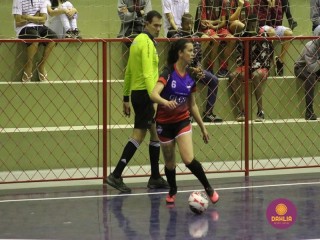 
<a style='margin-left: 5px;' class='btn btn-xs btn-social btn-facebook' href='https://www.facebook.com/sharer/sharer.php?u=https://www.boladovale.com.br/imgs/800-800-90/conteudo/fotos/1476/img2257.jpg' rel='popup' data-width='500' data-height='400'><i class='fa fa-facebook'></i>Compartilhar <span class='hidden-xs'>no Facebook</span>
</a> 
<a class='btn btn-default btn-xs' target='_blank' href='imgs/800-800-90/conteudo/fotos/1476/img2257.jpg'>
<span class='glyphicon glyphicon-cloud-download'></span> Salvar
</a> 
<span></span>