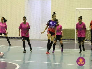 
<a style='margin-left: 5px;' class='btn btn-xs btn-social btn-facebook' href='https://www.facebook.com/sharer/sharer.php?u=https://www.boladovale.com.br/imgs/800-800-90/conteudo/fotos/1476/img2263.jpg' rel='popup' data-width='500' data-height='400'><i class='fa fa-facebook'></i>Compartilhar <span class='hidden-xs'>no Facebook</span>
</a> 
<a class='btn btn-default btn-xs' target='_blank' href='imgs/800-800-90/conteudo/fotos/1476/img2263.jpg'>
<span class='glyphicon glyphicon-cloud-download'></span> Salvar
</a> 
<span></span>