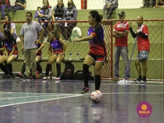 
<a style='margin-left: 5px;' class='btn btn-xs btn-social btn-facebook' href='https://www.facebook.com/sharer/sharer.php?u=https://www.boladovale.com.br/imgs/800-800-90/conteudo/fotos/1476/img2288.jpg' rel='popup' data-width='500' data-height='400'><i class='fa fa-facebook'></i>Compartilhar <span class='hidden-xs'>no Facebook</span>
</a> 
<a class='btn btn-default btn-xs' target='_blank' href='imgs/800-800-90/conteudo/fotos/1476/img2288.jpg'>
<span class='glyphicon glyphicon-cloud-download'></span> Salvar
</a> 
<span></span>