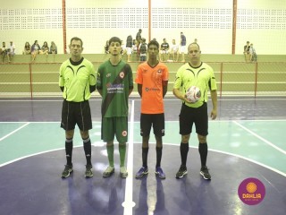 
<a style='margin-left: 5px;' class='btn btn-xs btn-social btn-facebook' href='https://www.facebook.com/sharer/sharer.php?u=https://www.boladovale.com.br/imgs/800-800-90/conteudo/fotos/1484/img8422.jpg' rel='popup' data-width='500' data-height='400'><i class='fa fa-facebook'></i>Compartilhar <span class='hidden-xs'>no Facebook</span>
</a> 
<a class='btn btn-default btn-xs' target='_blank' href='imgs/800-800-90/conteudo/fotos/1484/img8422.jpg'>
<span class='glyphicon glyphicon-cloud-download'></span> Salvar
</a> 
<span></span>