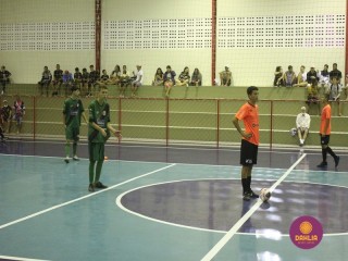 
<a style='margin-left: 5px;' class='btn btn-xs btn-social btn-facebook' href='https://www.facebook.com/sharer/sharer.php?u=https://www.boladovale.com.br/imgs/800-800-90/conteudo/fotos/1484/img8425.jpg' rel='popup' data-width='500' data-height='400'><i class='fa fa-facebook'></i>Compartilhar <span class='hidden-xs'>no Facebook</span>
</a> 
<a class='btn btn-default btn-xs' target='_blank' href='imgs/800-800-90/conteudo/fotos/1484/img8425.jpg'>
<span class='glyphicon glyphicon-cloud-download'></span> Salvar
</a> 
<span></span>
