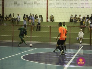 
<a style='margin-left: 5px;' class='btn btn-xs btn-social btn-facebook' href='https://www.facebook.com/sharer/sharer.php?u=https://www.boladovale.com.br/imgs/800-800-90/conteudo/fotos/1484/img8427.jpg' rel='popup' data-width='500' data-height='400'><i class='fa fa-facebook'></i>Compartilhar <span class='hidden-xs'>no Facebook</span>
</a> 
<a class='btn btn-default btn-xs' target='_blank' href='imgs/800-800-90/conteudo/fotos/1484/img8427.jpg'>
<span class='glyphicon glyphicon-cloud-download'></span> Salvar
</a> 
<span></span>