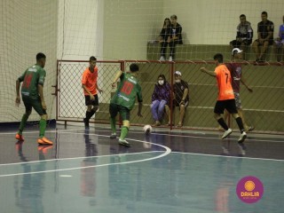 
<a style='margin-left: 5px;' class='btn btn-xs btn-social btn-facebook' href='https://www.facebook.com/sharer/sharer.php?u=https://www.boladovale.com.br/imgs/800-800-90/conteudo/fotos/1484/img8436.jpg' rel='popup' data-width='500' data-height='400'><i class='fa fa-facebook'></i>Compartilhar <span class='hidden-xs'>no Facebook</span>
</a> 
<a class='btn btn-default btn-xs' target='_blank' href='imgs/800-800-90/conteudo/fotos/1484/img8436.jpg'>
<span class='glyphicon glyphicon-cloud-download'></span> Salvar
</a> 
<span></span>