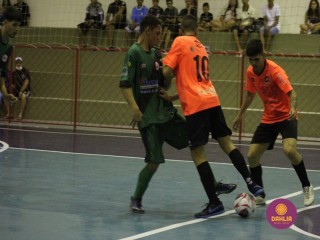 
<a style='margin-left: 5px;' class='btn btn-xs btn-social btn-facebook' href='https://www.facebook.com/sharer/sharer.php?u=https://www.boladovale.com.br/imgs/800-800-90/conteudo/fotos/1484/img8439.jpg' rel='popup' data-width='500' data-height='400'><i class='fa fa-facebook'></i>Compartilhar <span class='hidden-xs'>no Facebook</span>
</a> 
<a class='btn btn-default btn-xs' target='_blank' href='imgs/800-800-90/conteudo/fotos/1484/img8439.jpg'>
<span class='glyphicon glyphicon-cloud-download'></span> Salvar
</a> 
<span></span>