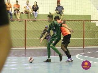 
<a style='margin-left: 5px;' class='btn btn-xs btn-social btn-facebook' href='https://www.facebook.com/sharer/sharer.php?u=https://www.boladovale.com.br/imgs/800-800-90/conteudo/fotos/1484/img8472.jpg' rel='popup' data-width='500' data-height='400'><i class='fa fa-facebook'></i>Compartilhar <span class='hidden-xs'>no Facebook</span>
</a> 
<a class='btn btn-default btn-xs' target='_blank' href='imgs/800-800-90/conteudo/fotos/1484/img8472.jpg'>
<span class='glyphicon glyphicon-cloud-download'></span> Salvar
</a> 
<span></span>