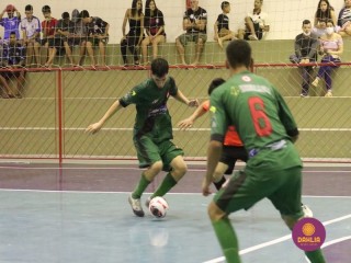 
<a style='margin-left: 5px;' class='btn btn-xs btn-social btn-facebook' href='https://www.facebook.com/sharer/sharer.php?u=https://www.boladovale.com.br/imgs/800-800-90/conteudo/fotos/1484/img8476.jpg' rel='popup' data-width='500' data-height='400'><i class='fa fa-facebook'></i>Compartilhar <span class='hidden-xs'>no Facebook</span>
</a> 
<a class='btn btn-default btn-xs' target='_blank' href='imgs/800-800-90/conteudo/fotos/1484/img8476.jpg'>
<span class='glyphicon glyphicon-cloud-download'></span> Salvar
</a> 
<span></span>