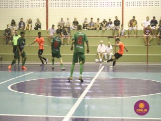 
<a style='margin-left: 5px;' class='btn btn-xs btn-social btn-facebook' href='https://www.facebook.com/sharer/sharer.php?u=https://www.boladovale.com.br/imgs/800-800-90/conteudo/fotos/1484/img8498.jpg' rel='popup' data-width='500' data-height='400'><i class='fa fa-facebook'></i>Compartilhar <span class='hidden-xs'>no Facebook</span>
</a> 
<a class='btn btn-default btn-xs' target='_blank' href='imgs/800-800-90/conteudo/fotos/1484/img8498.jpg'>
<span class='glyphicon glyphicon-cloud-download'></span> Salvar
</a> 
<span></span>