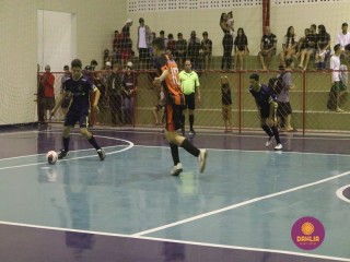 
<a style='margin-left: 5px;' class='btn btn-xs btn-social btn-facebook' href='https://www.facebook.com/sharer/sharer.php?u=https://www.boladovale.com.br/imgs/800-800-90/conteudo/fotos/1486/img8513.jpg' rel='popup' data-width='500' data-height='400'><i class='fa fa-facebook'></i>Compartilhar <span class='hidden-xs'>no Facebook</span>
</a> 
<a class='btn btn-default btn-xs' target='_blank' href='imgs/800-800-90/conteudo/fotos/1486/img8513.jpg'>
<span class='glyphicon glyphicon-cloud-download'></span> Salvar
</a> 
<span></span>