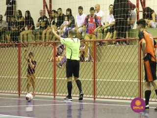 
<a style='margin-left: 5px;' class='btn btn-xs btn-social btn-facebook' href='https://www.facebook.com/sharer/sharer.php?u=https://www.boladovale.com.br/imgs/800-800-90/conteudo/fotos/1486/img8541.jpg' rel='popup' data-width='500' data-height='400'><i class='fa fa-facebook'></i>Compartilhar <span class='hidden-xs'>no Facebook</span>
</a> 
<a class='btn btn-default btn-xs' target='_blank' href='imgs/800-800-90/conteudo/fotos/1486/img8541.jpg'>
<span class='glyphicon glyphicon-cloud-download'></span> Salvar
</a> 
<span></span>