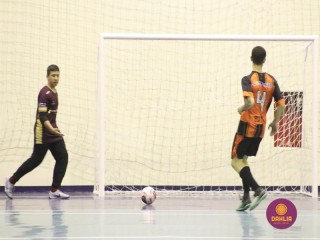
<a style='margin-left: 5px;' class='btn btn-xs btn-social btn-facebook' href='https://www.facebook.com/sharer/sharer.php?u=https://www.boladovale.com.br/imgs/800-800-90/conteudo/fotos/1486/img8550.jpg' rel='popup' data-width='500' data-height='400'><i class='fa fa-facebook'></i>Compartilhar <span class='hidden-xs'>no Facebook</span>
</a> 
<a class='btn btn-default btn-xs' target='_blank' href='imgs/800-800-90/conteudo/fotos/1486/img8550.jpg'>
<span class='glyphicon glyphicon-cloud-download'></span> Salvar
</a> 
<span></span>