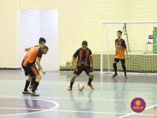 
<a style='margin-left: 5px;' class='btn btn-xs btn-social btn-facebook' href='https://www.facebook.com/sharer/sharer.php?u=https://www.boladovale.com.br/imgs/800-800-90/conteudo/fotos/1486/img8580.jpg' rel='popup' data-width='500' data-height='400'><i class='fa fa-facebook'></i>Compartilhar <span class='hidden-xs'>no Facebook</span>
</a> 
<a class='btn btn-default btn-xs' target='_blank' href='imgs/800-800-90/conteudo/fotos/1486/img8580.jpg'>
<span class='glyphicon glyphicon-cloud-download'></span> Salvar
</a> 
<span></span>