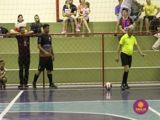 
<a style='margin-left: 5px;' class='btn btn-xs btn-social btn-facebook' href='https://www.facebook.com/sharer/sharer.php?u=https://www.boladovale.com.br/imgs/800-800-90/conteudo/fotos/1487/img8625.jpg' rel='popup' data-width='500' data-height='400'><i class='fa fa-facebook'></i>Compartilhar <span class='hidden-xs'>no Facebook</span>
</a> 
<a class='btn btn-default btn-xs' target='_blank' href='imgs/800-800-90/conteudo/fotos/1487/img8625.jpg'>
<span class='glyphicon glyphicon-cloud-download'></span> Salvar
</a> 
<span></span>