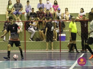 
<a style='margin-left: 5px;' class='btn btn-xs btn-social btn-facebook' href='https://www.facebook.com/sharer/sharer.php?u=https://www.boladovale.com.br/imgs/800-800-90/conteudo/fotos/1487/img8629.jpg' rel='popup' data-width='500' data-height='400'><i class='fa fa-facebook'></i>Compartilhar <span class='hidden-xs'>no Facebook</span>
</a> 
<a class='btn btn-default btn-xs' target='_blank' href='imgs/800-800-90/conteudo/fotos/1487/img8629.jpg'>
<span class='glyphicon glyphicon-cloud-download'></span> Salvar
</a> 
<span></span>
