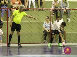
<a style='margin-left: 5px;' class='btn btn-xs btn-social btn-facebook' href='https://www.facebook.com/sharer/sharer.php?u=https://www.boladovale.com.br/imgs/800-800-90/conteudo/fotos/1487/img8632.jpg' rel='popup' data-width='500' data-height='400'><i class='fa fa-facebook'></i>Compartilhar <span class='hidden-xs'>no Facebook</span>
</a> 
<a class='btn btn-default btn-xs' target='_blank' href='imgs/800-800-90/conteudo/fotos/1487/img8632.jpg'>
<span class='glyphicon glyphicon-cloud-download'></span> Salvar
</a> 
<span></span>