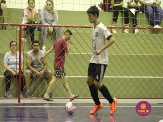 
<a style='margin-left: 5px;' class='btn btn-xs btn-social btn-facebook' href='https://www.facebook.com/sharer/sharer.php?u=https://www.boladovale.com.br/imgs/800-800-90/conteudo/fotos/1487/img8633.jpg' rel='popup' data-width='500' data-height='400'><i class='fa fa-facebook'></i>Compartilhar <span class='hidden-xs'>no Facebook</span>
</a> 
<a class='btn btn-default btn-xs' target='_blank' href='imgs/800-800-90/conteudo/fotos/1487/img8633.jpg'>
<span class='glyphicon glyphicon-cloud-download'></span> Salvar
</a> 
<span></span>