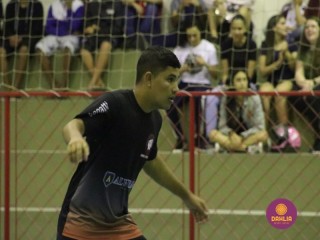 
<a style='margin-left: 5px;' class='btn btn-xs btn-social btn-facebook' href='https://www.facebook.com/sharer/sharer.php?u=https://www.boladovale.com.br/imgs/800-800-90/conteudo/fotos/1487/img8636.jpg' rel='popup' data-width='500' data-height='400'><i class='fa fa-facebook'></i>Compartilhar <span class='hidden-xs'>no Facebook</span>
</a> 
<a class='btn btn-default btn-xs' target='_blank' href='imgs/800-800-90/conteudo/fotos/1487/img8636.jpg'>
<span class='glyphicon glyphicon-cloud-download'></span> Salvar
</a> 
<span></span>