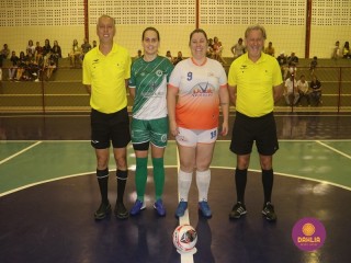 
<a style='margin-left: 5px;' class='btn btn-xs btn-social btn-facebook' href='https://www.facebook.com/sharer/sharer.php?u=https://www.boladovale.com.br/imgs/800-800-90/conteudo/fotos/1488/img8681.jpg' rel='popup' data-width='500' data-height='400'><i class='fa fa-facebook'></i>Compartilhar <span class='hidden-xs'>no Facebook</span>
</a> 
<a class='btn btn-default btn-xs' target='_blank' href='imgs/800-800-90/conteudo/fotos/1488/img8681.jpg'>
<span class='glyphicon glyphicon-cloud-download'></span> Salvar
</a> 
<span></span>