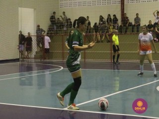 
<a style='margin-left: 5px;' class='btn btn-xs btn-social btn-facebook' href='https://www.facebook.com/sharer/sharer.php?u=https://www.boladovale.com.br/imgs/800-800-90/conteudo/fotos/1488/img8688.jpg' rel='popup' data-width='500' data-height='400'><i class='fa fa-facebook'></i>Compartilhar <span class='hidden-xs'>no Facebook</span>
</a> 
<a class='btn btn-default btn-xs' target='_blank' href='imgs/800-800-90/conteudo/fotos/1488/img8688.jpg'>
<span class='glyphicon glyphicon-cloud-download'></span> Salvar
</a> 
<span></span>