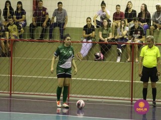 
<a style='margin-left: 5px;' class='btn btn-xs btn-social btn-facebook' href='https://www.facebook.com/sharer/sharer.php?u=https://www.boladovale.com.br/imgs/800-800-90/conteudo/fotos/1488/img8693.jpg' rel='popup' data-width='500' data-height='400'><i class='fa fa-facebook'></i>Compartilhar <span class='hidden-xs'>no Facebook</span>
</a> 
<a class='btn btn-default btn-xs' target='_blank' href='imgs/800-800-90/conteudo/fotos/1488/img8693.jpg'>
<span class='glyphicon glyphicon-cloud-download'></span> Salvar
</a> 
<span></span>