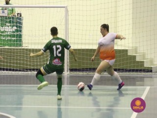 
<a style='margin-left: 5px;' class='btn btn-xs btn-social btn-facebook' href='https://www.facebook.com/sharer/sharer.php?u=https://www.boladovale.com.br/imgs/800-800-90/conteudo/fotos/1488/img8717.jpg' rel='popup' data-width='500' data-height='400'><i class='fa fa-facebook'></i>Compartilhar <span class='hidden-xs'>no Facebook</span>
</a> 
<a class='btn btn-default btn-xs' target='_blank' href='imgs/800-800-90/conteudo/fotos/1488/img8717.jpg'>
<span class='glyphicon glyphicon-cloud-download'></span> Salvar
</a> 
<span></span>