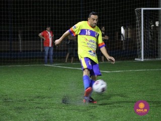 
<a style='margin-left: 5px;' class='btn btn-xs btn-social btn-facebook' href='https://www.facebook.com/sharer/sharer.php?u=https://www.boladovale.com.br/imgs/800-800-90/conteudo/fotos/1489/img8787.jpg' rel='popup' data-width='500' data-height='400'><i class='fa fa-facebook'></i>Compartilhar <span class='hidden-xs'>no Facebook</span>
</a> 
<a class='btn btn-default btn-xs' target='_blank' href='imgs/800-800-90/conteudo/fotos/1489/img8787.jpg'>
<span class='glyphicon glyphicon-cloud-download'></span> Salvar
</a> 
<span></span>