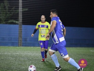 
<a style='margin-left: 5px;' class='btn btn-xs btn-social btn-facebook' href='https://www.facebook.com/sharer/sharer.php?u=https://www.boladovale.com.br/imgs/800-800-90/conteudo/fotos/1489/img8789.jpg' rel='popup' data-width='500' data-height='400'><i class='fa fa-facebook'></i>Compartilhar <span class='hidden-xs'>no Facebook</span>
</a> 
<a class='btn btn-default btn-xs' target='_blank' href='imgs/800-800-90/conteudo/fotos/1489/img8789.jpg'>
<span class='glyphicon glyphicon-cloud-download'></span> Salvar
</a> 
<span></span>