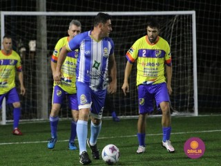 
<a style='margin-left: 5px;' class='btn btn-xs btn-social btn-facebook' href='https://www.facebook.com/sharer/sharer.php?u=https://www.boladovale.com.br/imgs/800-800-90/conteudo/fotos/1489/img8812.jpg' rel='popup' data-width='500' data-height='400'><i class='fa fa-facebook'></i>Compartilhar <span class='hidden-xs'>no Facebook</span>
</a> 
<a class='btn btn-default btn-xs' target='_blank' href='imgs/800-800-90/conteudo/fotos/1489/img8812.jpg'>
<span class='glyphicon glyphicon-cloud-download'></span> Salvar
</a> 
<span></span>