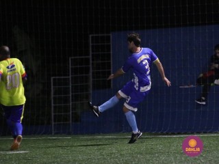 
<a style='margin-left: 5px;' class='btn btn-xs btn-social btn-facebook' href='https://www.facebook.com/sharer/sharer.php?u=https://www.boladovale.com.br/imgs/800-800-90/conteudo/fotos/1489/img8831.jpg' rel='popup' data-width='500' data-height='400'><i class='fa fa-facebook'></i>Compartilhar <span class='hidden-xs'>no Facebook</span>
</a> 
<a class='btn btn-default btn-xs' target='_blank' href='imgs/800-800-90/conteudo/fotos/1489/img8831.jpg'>
<span class='glyphicon glyphicon-cloud-download'></span> Salvar
</a> 
<span></span>