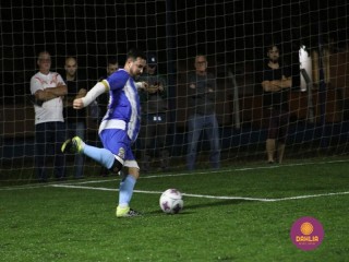 
<a style='margin-left: 5px;' class='btn btn-xs btn-social btn-facebook' href='https://www.facebook.com/sharer/sharer.php?u=https://www.boladovale.com.br/imgs/800-800-90/conteudo/fotos/1489/img8834.jpg' rel='popup' data-width='500' data-height='400'><i class='fa fa-facebook'></i>Compartilhar <span class='hidden-xs'>no Facebook</span>
</a> 
<a class='btn btn-default btn-xs' target='_blank' href='imgs/800-800-90/conteudo/fotos/1489/img8834.jpg'>
<span class='glyphicon glyphicon-cloud-download'></span> Salvar
</a> 
<span></span>