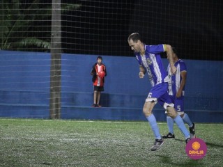 
<a style='margin-left: 5px;' class='btn btn-xs btn-social btn-facebook' href='https://www.facebook.com/sharer/sharer.php?u=https://www.boladovale.com.br/imgs/800-800-90/conteudo/fotos/1489/img8845.jpg' rel='popup' data-width='500' data-height='400'><i class='fa fa-facebook'></i>Compartilhar <span class='hidden-xs'>no Facebook</span>
</a> 
<a class='btn btn-default btn-xs' target='_blank' href='imgs/800-800-90/conteudo/fotos/1489/img8845.jpg'>
<span class='glyphicon glyphicon-cloud-download'></span> Salvar
</a> 
<span></span>