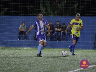
<a style='margin-left: 5px;' class='btn btn-xs btn-social btn-facebook' href='https://www.facebook.com/sharer/sharer.php?u=https://www.boladovale.com.br/imgs/800-800-90/conteudo/fotos/1489/img8865.jpg' rel='popup' data-width='500' data-height='400'><i class='fa fa-facebook'></i>Compartilhar <span class='hidden-xs'>no Facebook</span>
</a> 
<a class='btn btn-default btn-xs' target='_blank' href='imgs/800-800-90/conteudo/fotos/1489/img8865.jpg'>
<span class='glyphicon glyphicon-cloud-download'></span> Salvar
</a> 
<span></span>