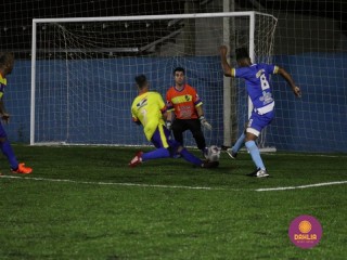 
<a style='margin-left: 5px;' class='btn btn-xs btn-social btn-facebook' href='https://www.facebook.com/sharer/sharer.php?u=https://www.boladovale.com.br/imgs/800-800-90/conteudo/fotos/1489/img8875.jpg' rel='popup' data-width='500' data-height='400'><i class='fa fa-facebook'></i>Compartilhar <span class='hidden-xs'>no Facebook</span>
</a> 
<a class='btn btn-default btn-xs' target='_blank' href='imgs/800-800-90/conteudo/fotos/1489/img8875.jpg'>
<span class='glyphicon glyphicon-cloud-download'></span> Salvar
</a> 
<span></span>