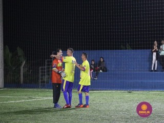 
<a style='margin-left: 5px;' class='btn btn-xs btn-social btn-facebook' href='https://www.facebook.com/sharer/sharer.php?u=https://www.boladovale.com.br/imgs/800-800-90/conteudo/fotos/1489/img8911.jpg' rel='popup' data-width='500' data-height='400'><i class='fa fa-facebook'></i>Compartilhar <span class='hidden-xs'>no Facebook</span>
</a> 
<a class='btn btn-default btn-xs' target='_blank' href='imgs/800-800-90/conteudo/fotos/1489/img8911.jpg'>
<span class='glyphicon glyphicon-cloud-download'></span> Salvar
</a> 
<span></span>