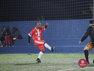 
<a style='margin-left: 5px;' class='btn btn-xs btn-social btn-facebook' href='https://www.facebook.com/sharer/sharer.php?u=https://www.boladovale.com.br/imgs/800-800-90/conteudo/fotos/1490/img8922.jpg' rel='popup' data-width='500' data-height='400'><i class='fa fa-facebook'></i>Compartilhar <span class='hidden-xs'>no Facebook</span>
</a> 
<a class='btn btn-default btn-xs' target='_blank' href='imgs/800-800-90/conteudo/fotos/1490/img8922.jpg'>
<span class='glyphicon glyphicon-cloud-download'></span> Salvar
</a> 
<span></span>