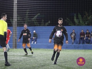 
<a style='margin-left: 5px;' class='btn btn-xs btn-social btn-facebook' href='https://www.facebook.com/sharer/sharer.php?u=https://www.boladovale.com.br/imgs/800-800-90/conteudo/fotos/1490/img8927.jpg' rel='popup' data-width='500' data-height='400'><i class='fa fa-facebook'></i>Compartilhar <span class='hidden-xs'>no Facebook</span>
</a> 
<a class='btn btn-default btn-xs' target='_blank' href='imgs/800-800-90/conteudo/fotos/1490/img8927.jpg'>
<span class='glyphicon glyphicon-cloud-download'></span> Salvar
</a> 
<span></span>