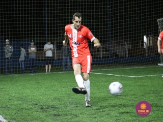 
<a style='margin-left: 5px;' class='btn btn-xs btn-social btn-facebook' href='https://www.facebook.com/sharer/sharer.php?u=https://www.boladovale.com.br/imgs/800-800-90/conteudo/fotos/1490/img8936.jpg' rel='popup' data-width='500' data-height='400'><i class='fa fa-facebook'></i>Compartilhar <span class='hidden-xs'>no Facebook</span>
</a> 
<a class='btn btn-default btn-xs' target='_blank' href='imgs/800-800-90/conteudo/fotos/1490/img8936.jpg'>
<span class='glyphicon glyphicon-cloud-download'></span> Salvar
</a> 
<span></span>