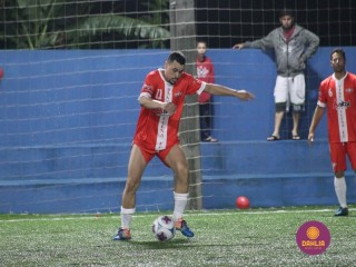 
<a style='margin-left: 5px;' class='btn btn-xs btn-social btn-facebook' href='https://www.facebook.com/sharer/sharer.php?u=https://www.boladovale.com.br/imgs/800-800-90/conteudo/fotos/1490/img8943.jpg' rel='popup' data-width='500' data-height='400'><i class='fa fa-facebook'></i>Compartilhar <span class='hidden-xs'>no Facebook</span>
</a> 
<a class='btn btn-default btn-xs' target='_blank' href='imgs/800-800-90/conteudo/fotos/1490/img8943.jpg'>
<span class='glyphicon glyphicon-cloud-download'></span> Salvar
</a> 
<span></span>