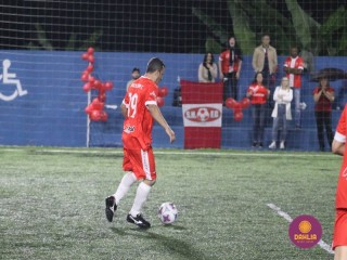 
<a style='margin-left: 5px;' class='btn btn-xs btn-social btn-facebook' href='https://www.facebook.com/sharer/sharer.php?u=https://www.boladovale.com.br/imgs/800-800-90/conteudo/fotos/1490/img8953.jpg' rel='popup' data-width='500' data-height='400'><i class='fa fa-facebook'></i>Compartilhar <span class='hidden-xs'>no Facebook</span>
</a> 
<a class='btn btn-default btn-xs' target='_blank' href='imgs/800-800-90/conteudo/fotos/1490/img8953.jpg'>
<span class='glyphicon glyphicon-cloud-download'></span> Salvar
</a> 
<span></span>