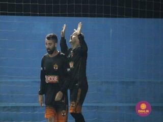 
<a style='margin-left: 5px;' class='btn btn-xs btn-social btn-facebook' href='https://www.facebook.com/sharer/sharer.php?u=https://www.boladovale.com.br/imgs/800-800-90/conteudo/fotos/1490/img9001.jpg' rel='popup' data-width='500' data-height='400'><i class='fa fa-facebook'></i>Compartilhar <span class='hidden-xs'>no Facebook</span>
</a> 
<a class='btn btn-default btn-xs' target='_blank' href='imgs/800-800-90/conteudo/fotos/1490/img9001.jpg'>
<span class='glyphicon glyphicon-cloud-download'></span> Salvar
</a> 
<span></span>