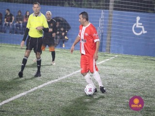 
<a style='margin-left: 5px;' class='btn btn-xs btn-social btn-facebook' href='https://www.facebook.com/sharer/sharer.php?u=https://www.boladovale.com.br/imgs/800-800-90/conteudo/fotos/1490/img9010.jpg' rel='popup' data-width='500' data-height='400'><i class='fa fa-facebook'></i>Compartilhar <span class='hidden-xs'>no Facebook</span>
</a> 
<a class='btn btn-default btn-xs' target='_blank' href='imgs/800-800-90/conteudo/fotos/1490/img9010.jpg'>
<span class='glyphicon glyphicon-cloud-download'></span> Salvar
</a> 
<span></span>